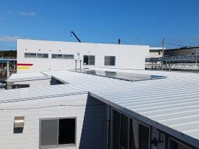 事務棟の常時および非常時電源